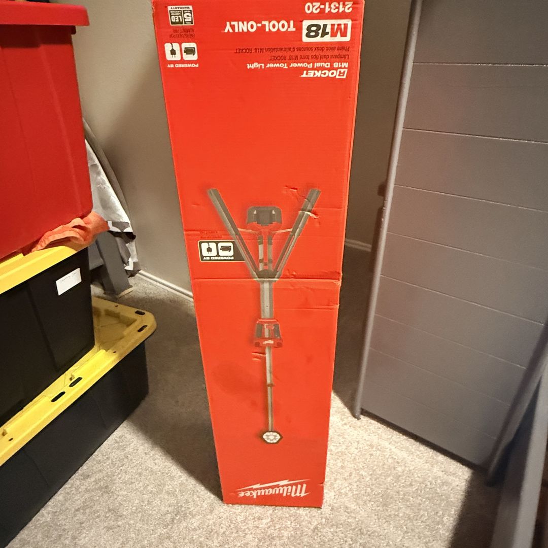 Milwaukee rocket dual power tower light for Sale in Plano, TX - OfferUp