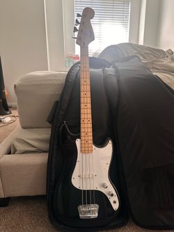 Squire Bronco Bass