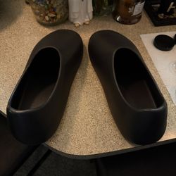 Adidas Yeezy Slip On Slippers Size 13 - 14 