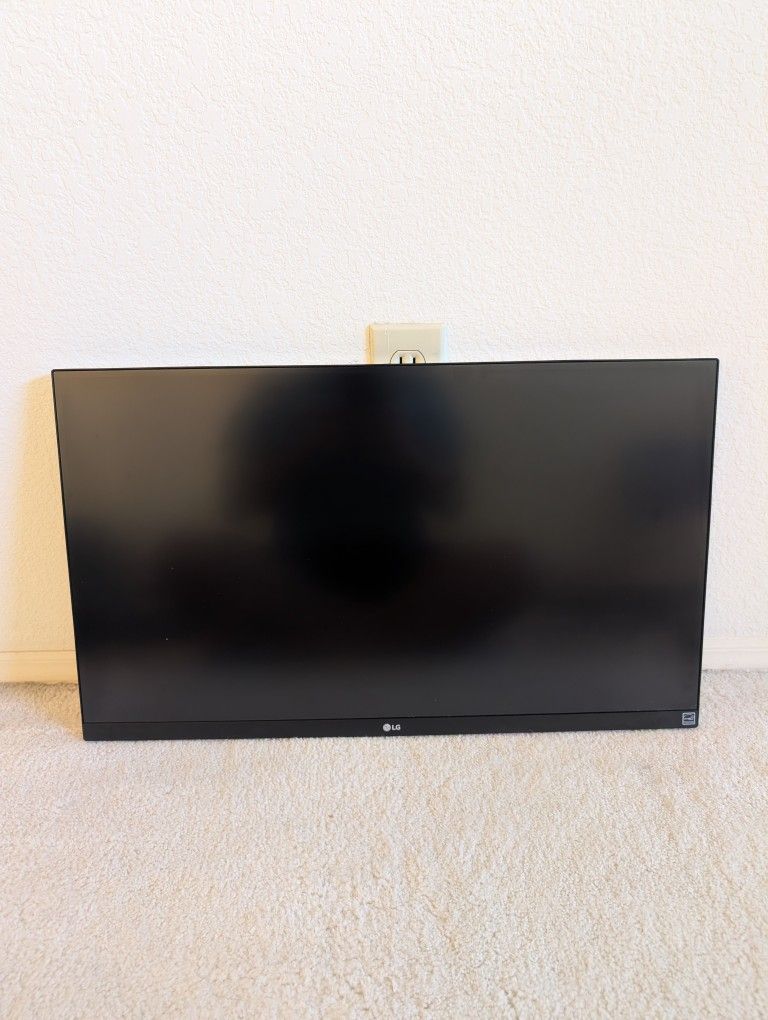 27" 4K UHD UltraFine™ IPS Monitor with HDR10