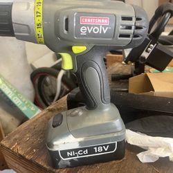 Drill - Craftsman - 18 Volt