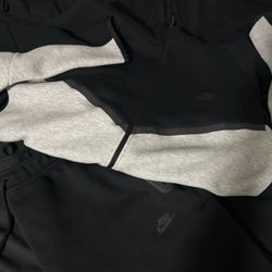 3XL NIKE TECH SUIT
