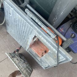 Tile cutter