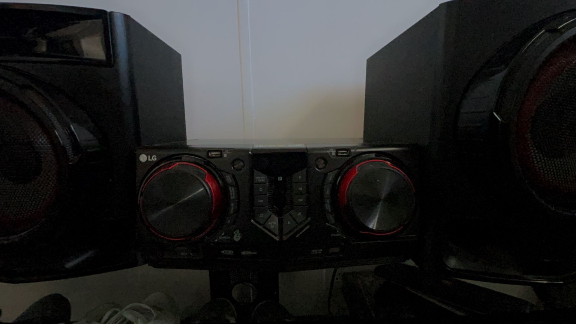 LG Stereo System 