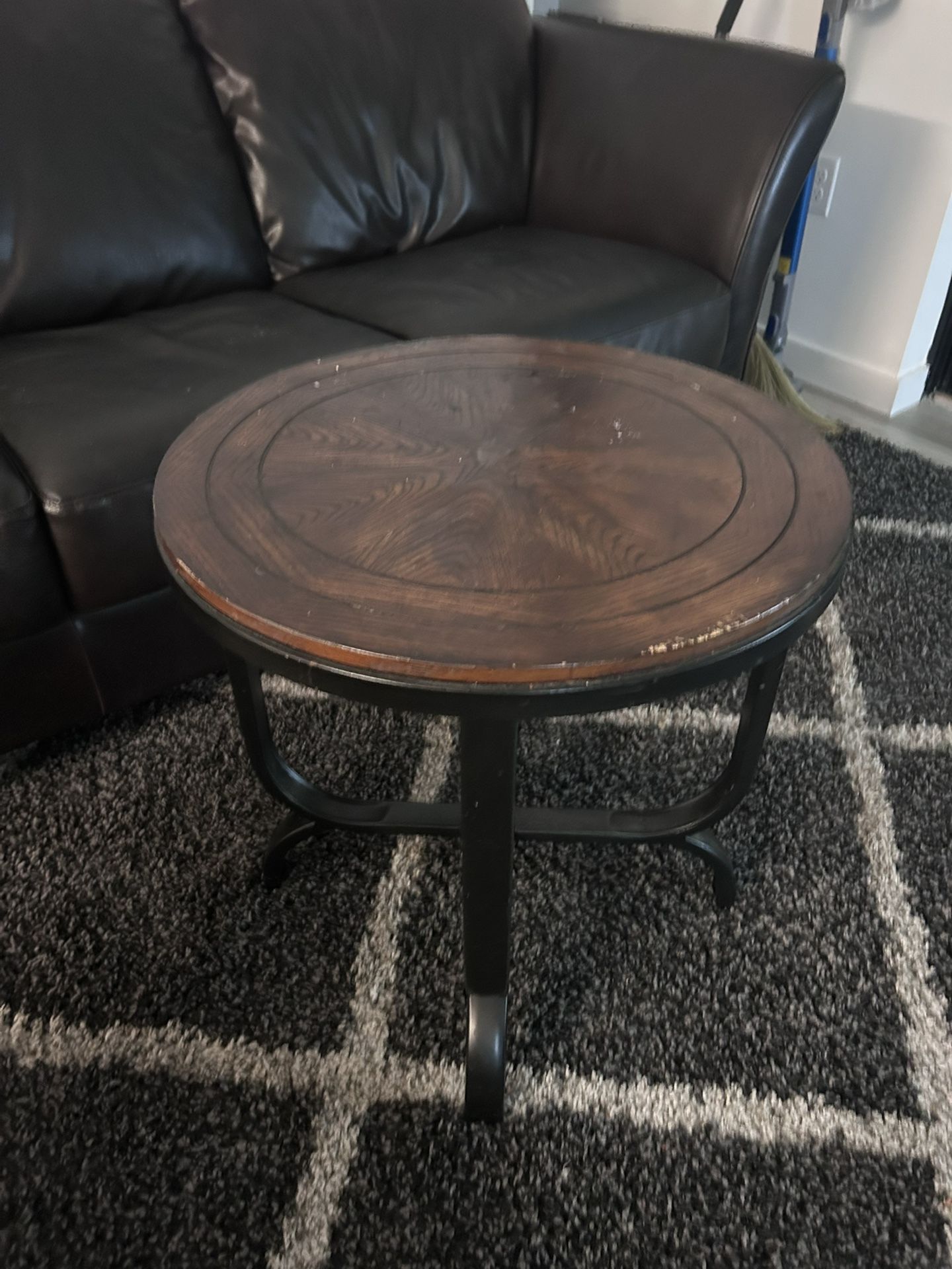 2 Matching Wood Coffee Tables 2ft diameter