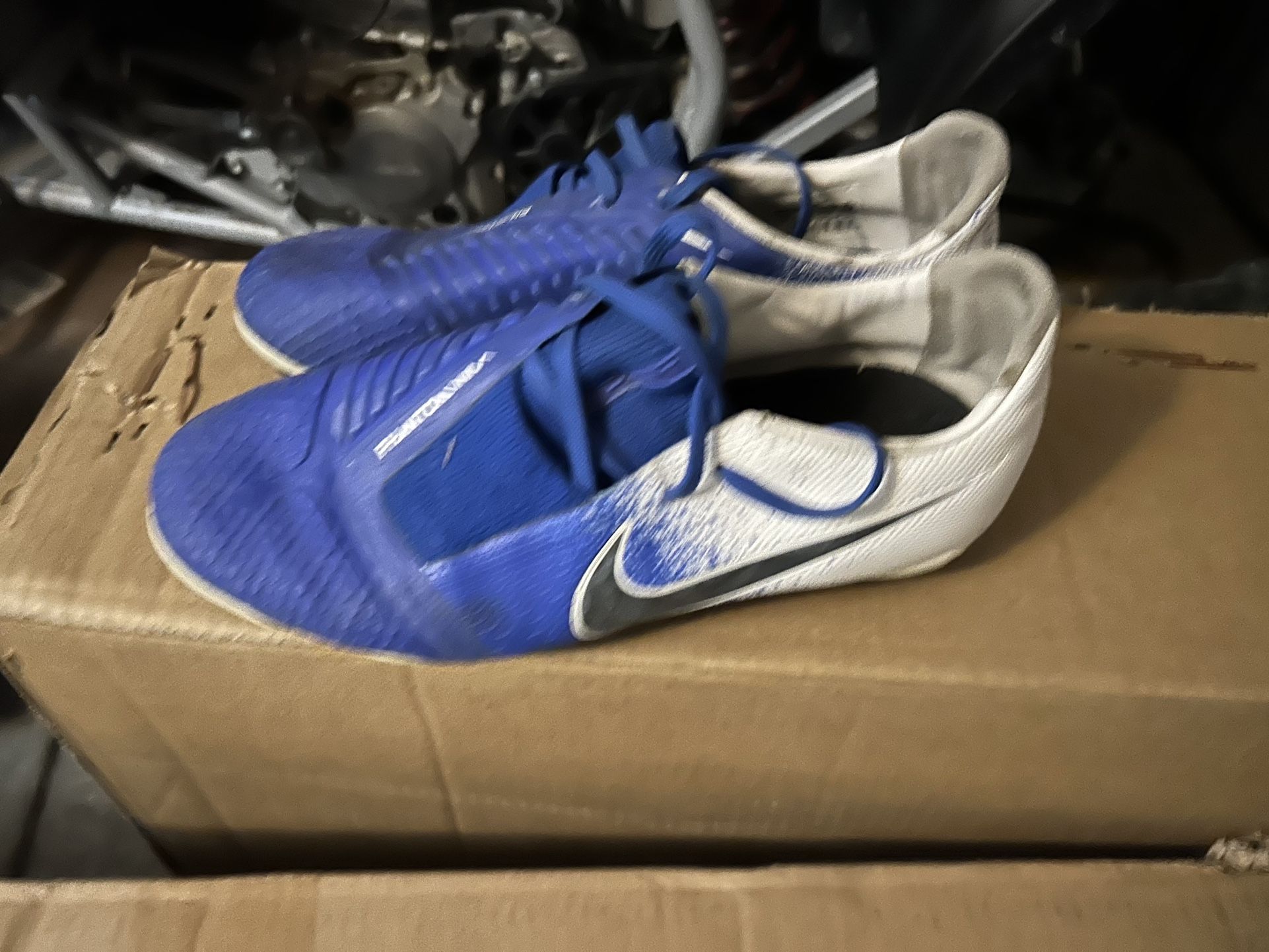 Nike phantom elites soccer cleats