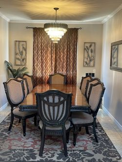 Mahogany Dining Room Set with 8 seats