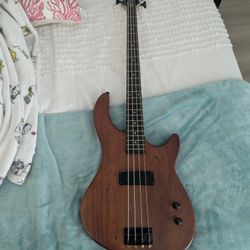 Dean Mahogany Bass Guitar And Amp(20watts)