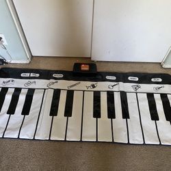 Play 22    71  inches Gigantic Keyboard Play Mat With 24 Keys 8  Musical Instruments Y  Play Record Play  Back - Demo Medea