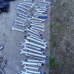 48  LLAVES BUENAS CONDITION 