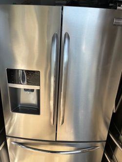 Refrigerator Frigidaire 36” counter depth
