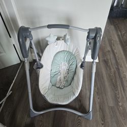 BABY Graco Slim Fit Swing 