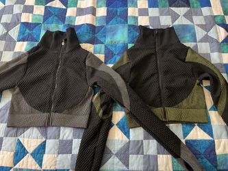 XS Crop Top Sweaters