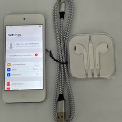 A Apple Ipod Touch 6th Generation 32gb Silver Wi-Fi And Bluetooth MINT!
