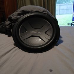 Like New 12" Kenwood (KFC-W3041) 2,000Watt Subwoofer 