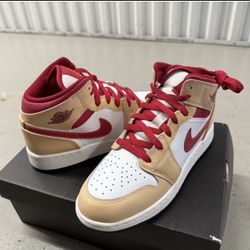 NWT Nike Jordan Women’s 8 Us Size Or Big Girls 6.5Y Sneakers 