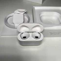 AirPod 4s