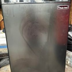 Magic Chef Mini Fridge 2.6cuft
