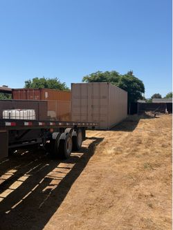 Hand pick your containers today, local container yard in Hesperia