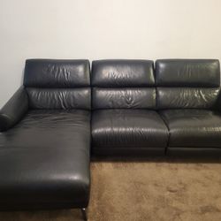 Sofa/couch With Built In Recliner