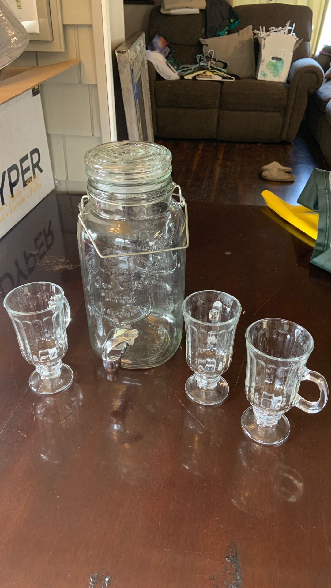 Tea jug w/ spout and glasses