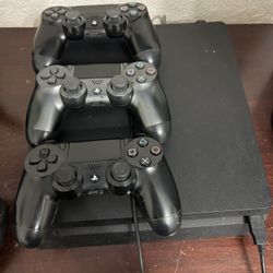 Ps4 slim+ 3 remotes includes charger for remote