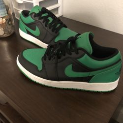 Lucky Green Jordan 1s 