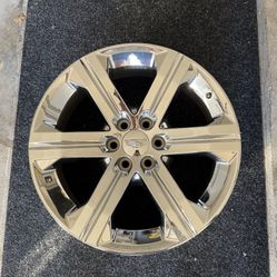 Set of 22x9 Chrome Cadillac Wheels 