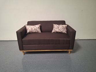 BRAND NEW LOVE SEAT SOFA