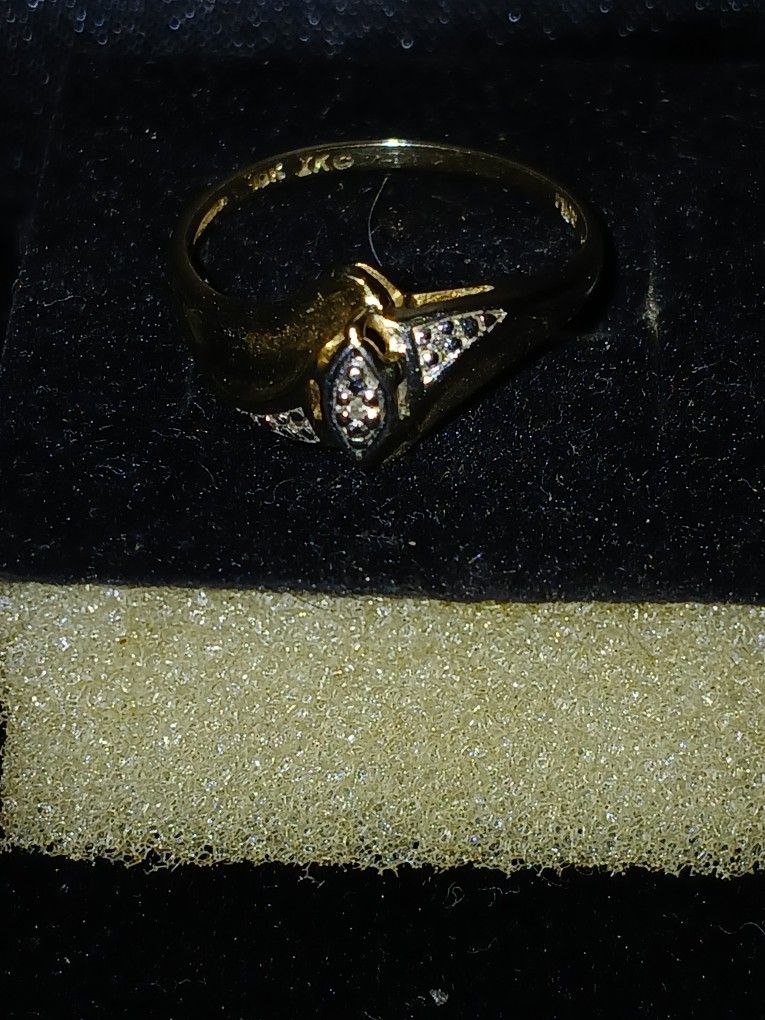 10k Gold Diamond Ring 