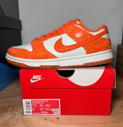 Nike Dunk Size 7.5W