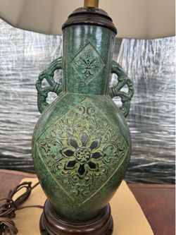 Beautiful green design table lamp