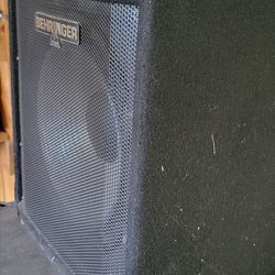 Bass guitar