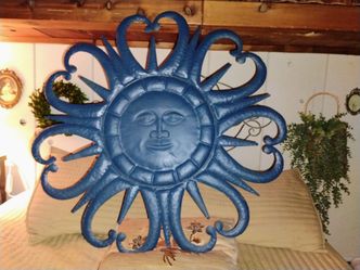 FIRM IN MERCED‼️LARGE SUN METAL GARDEN DECOR