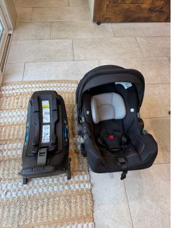 Nuna PIPA rx Caviar Black Reclining Baby Car Seat + base