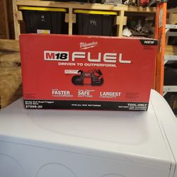 Milwaukee M18 Band Saw