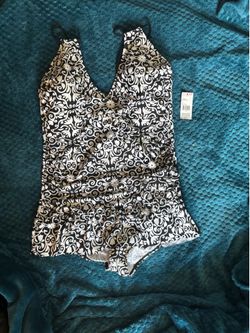 NWT Plus Size Full Coverage One Piece Swimsuit for Women