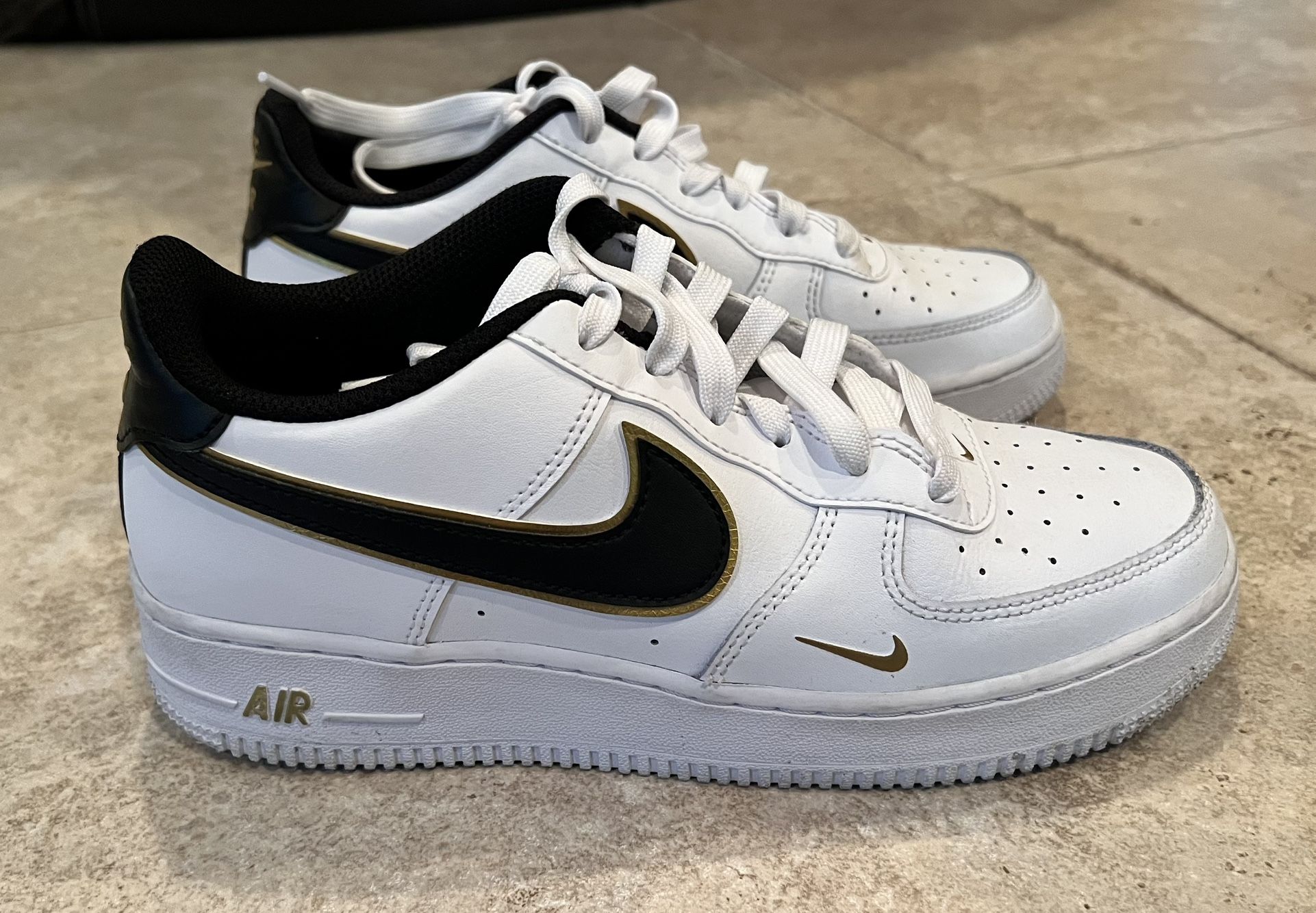 Nike Air Force 1 LV8 Sneakers Shoes White Black Gold 6Y EU 38.5 Women’s 7.5/8 Saints Colors