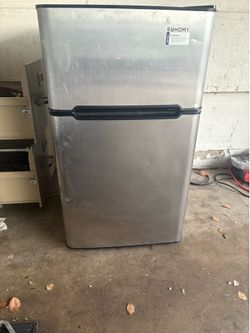 Mini fridge