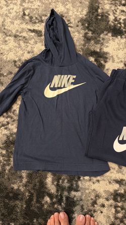 Nike sweat pants and hoodie shirt