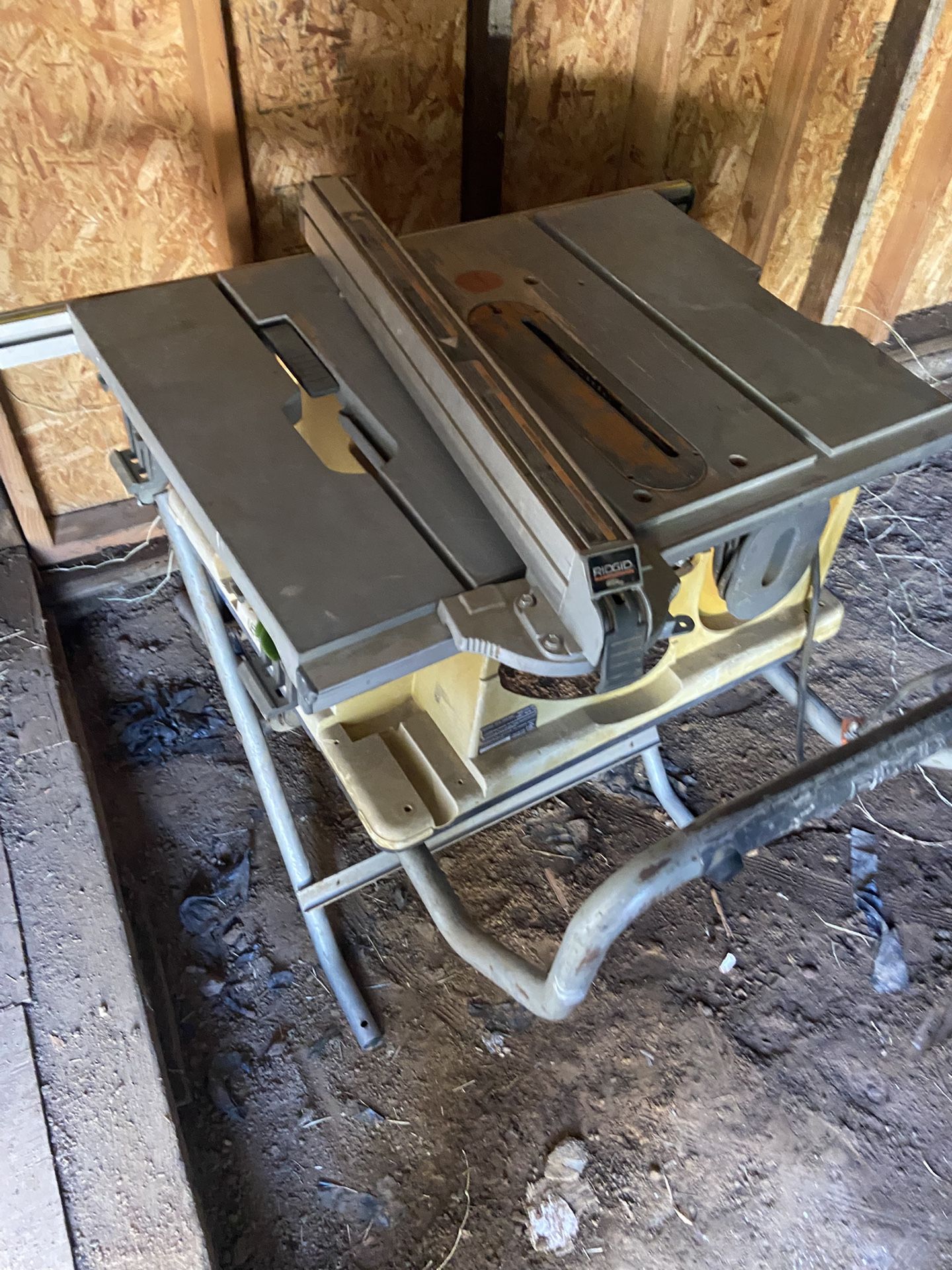 Table Saw And Chop Saw Ridgid