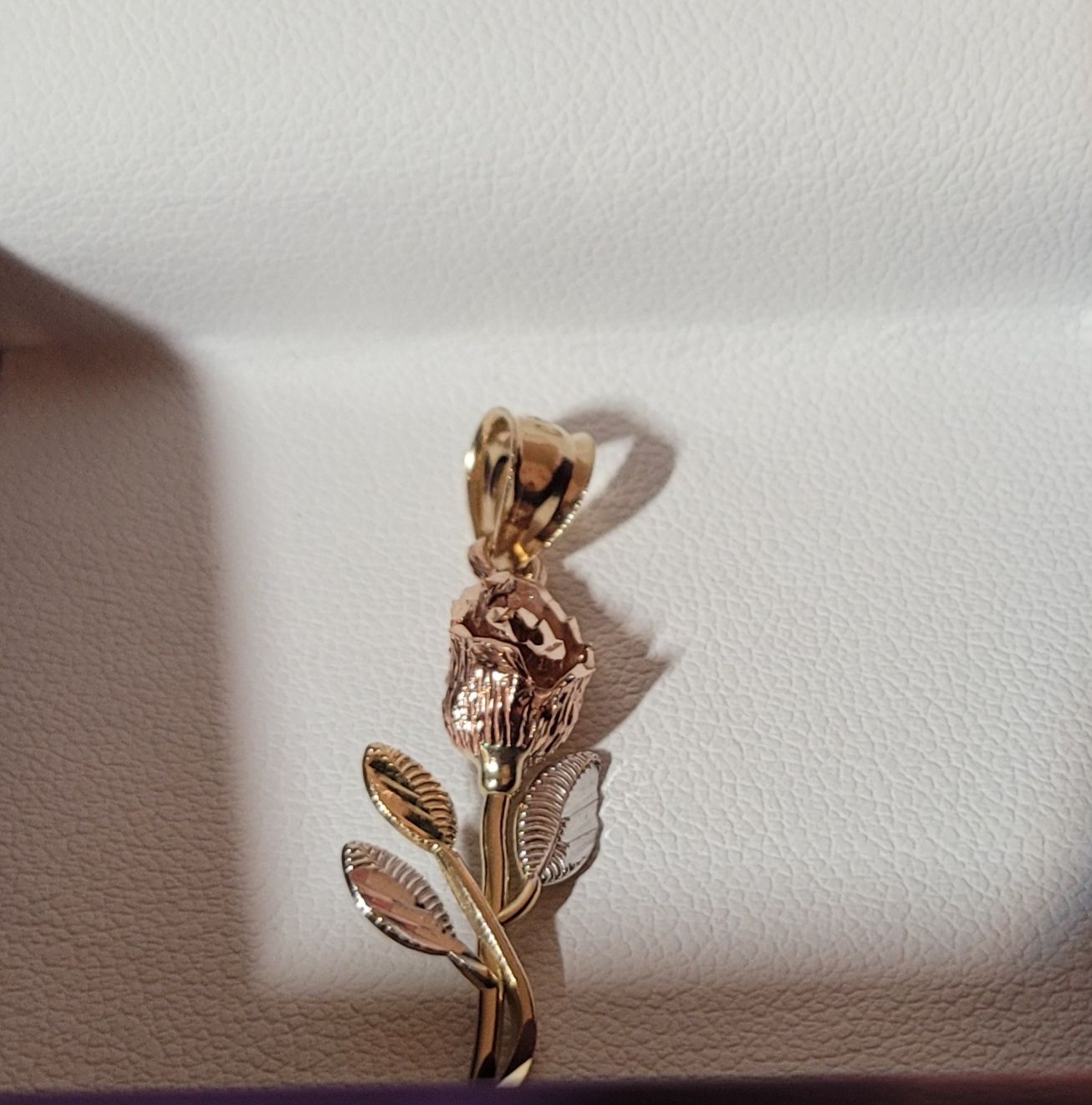 14 K GOLD PENDANT