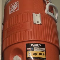 IGLOO BEVERAGE COOLER & DISPENSER 