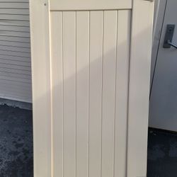 Used Vinyl Gate