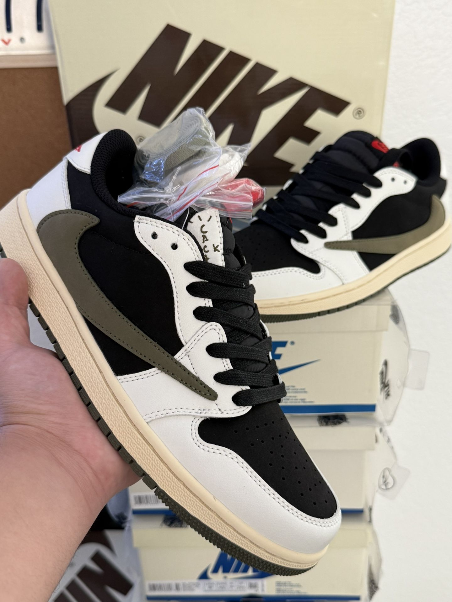 Nike Air Jordan 1 Low Travis Scott Olive green Size 7,7.5,8,8.5,9,9.5,10,11,12
