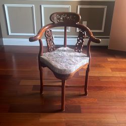 Chair Corner 