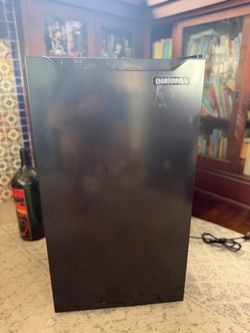 Insignia Mini Fridge - Like New - 3 months old
