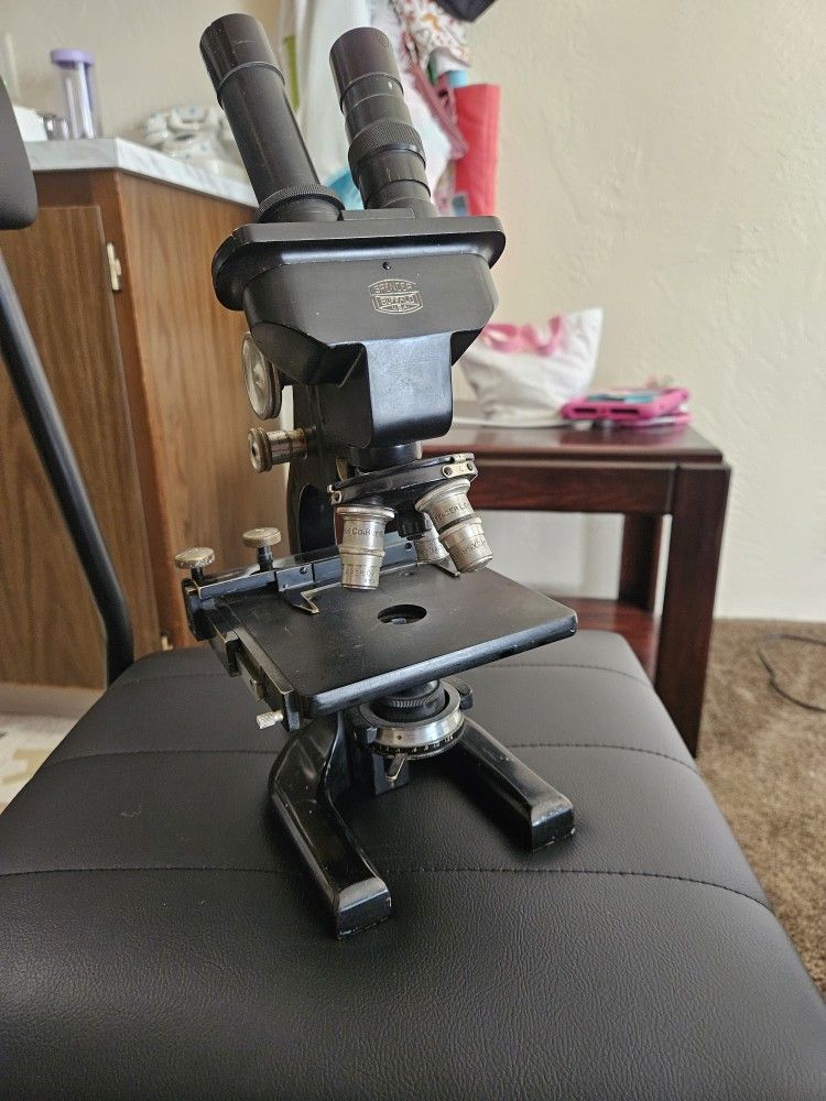 Microscope