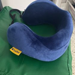 Travelling pillow