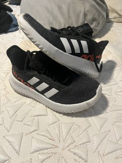 Adidas 5.5men/7 Women